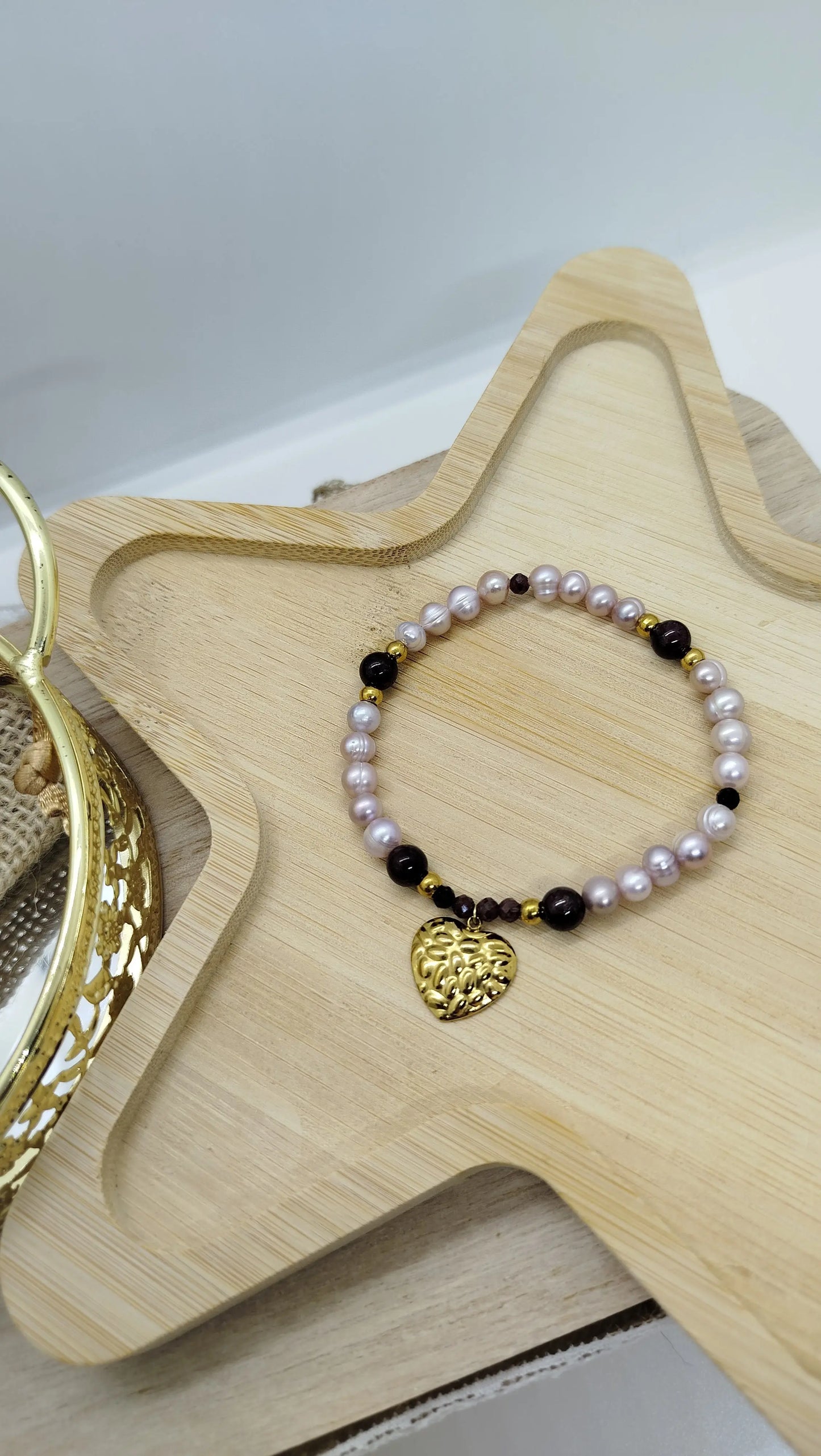 bracelet perles eau douce grenat breloque acier inoxydable coeur bombé doré fait main