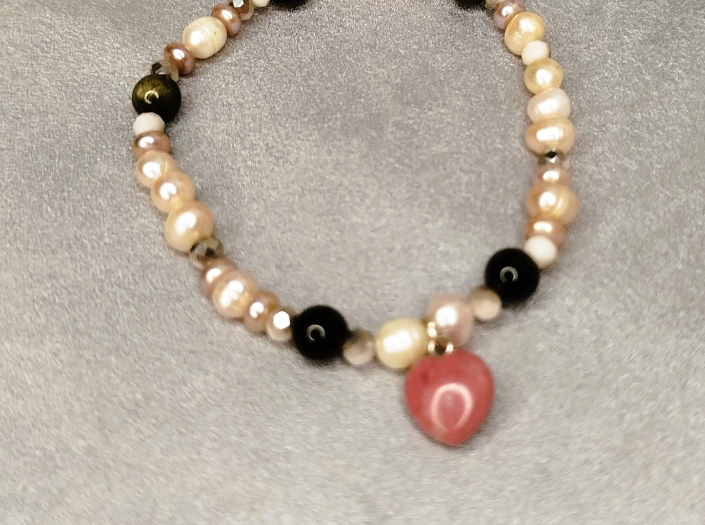 Bracelet Cœur Enflammé – perles, grenat et cœur en rhodonite