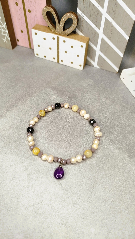 Bracelet Goutte Amazone – perles, améthyste et pendentif goutte