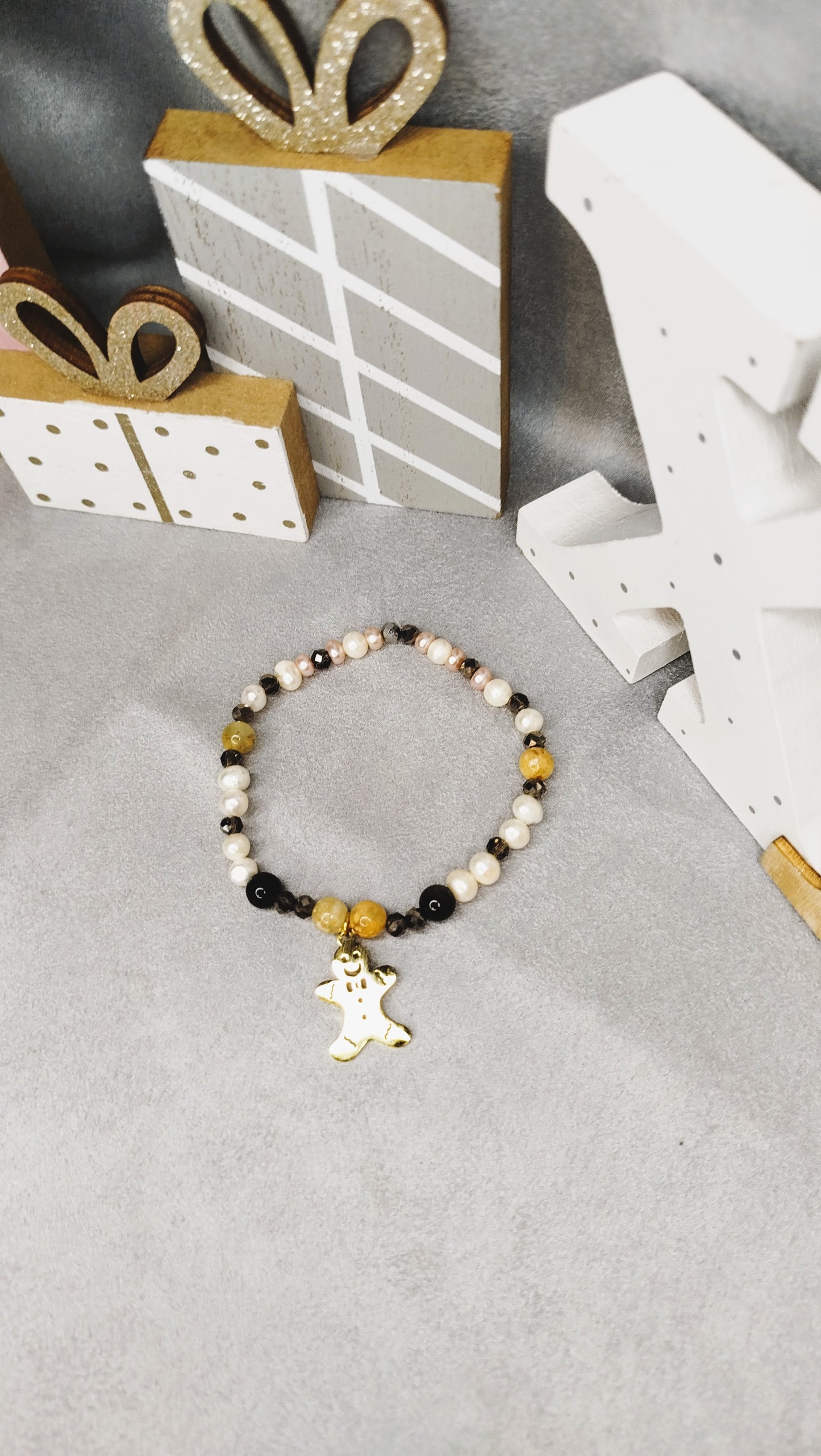 Bracelet Lumière d’Épice – perles, obsidienne dorée et pendentif pain d’épice