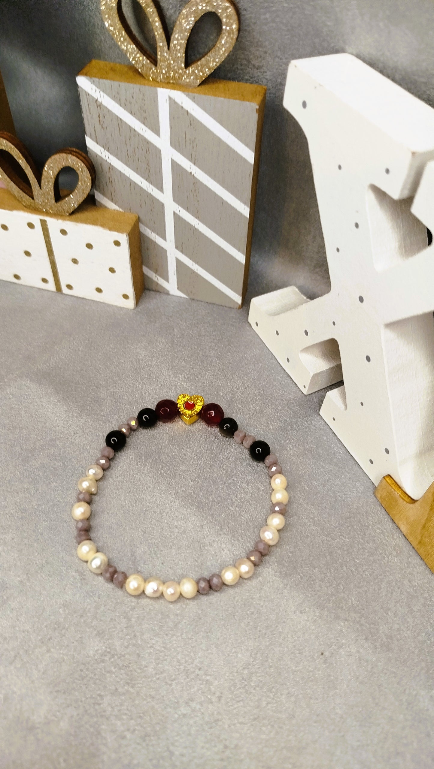 Bracelet Maille de Cœur – perles, obsidienne dorée et cœur émaill