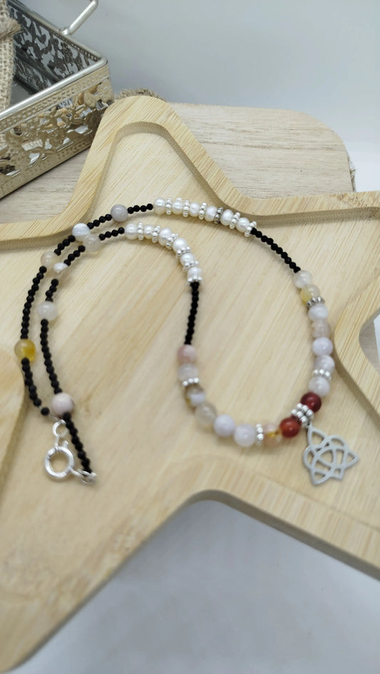 Collier perles eau douce agate fleur de cerisier spinelle noire tourmaline orange breloque noeud celtique acier inoxydable argent fait main